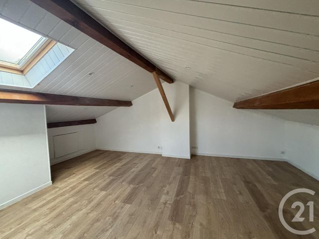 maison à louer - 4 pièces - 88.31 m2 - BOURG ST CHRISTOPHE - 01 - RHONE-ALPES - Century 21 Déclic Immobilier