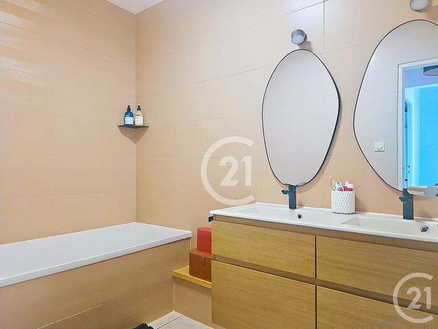 Appartement F5 à vendre - 5 pièces - 110.7 m2 - LAGNIEU - 01 - RHONE-ALPES - Century 21 Déclic Immobilier